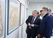 Губернатор Алексей Текслер в архиве